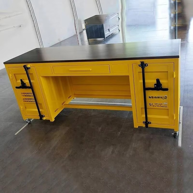 Home Office Industrial Style - Computertisch im industriellen Stil, Möbel aus