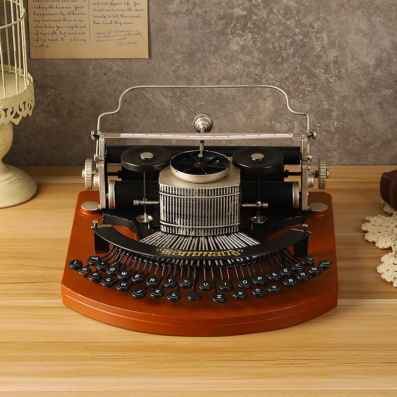 Vintage-Schreibmaschinenmodell – Home Office Industrial Style Bewertung und Preis